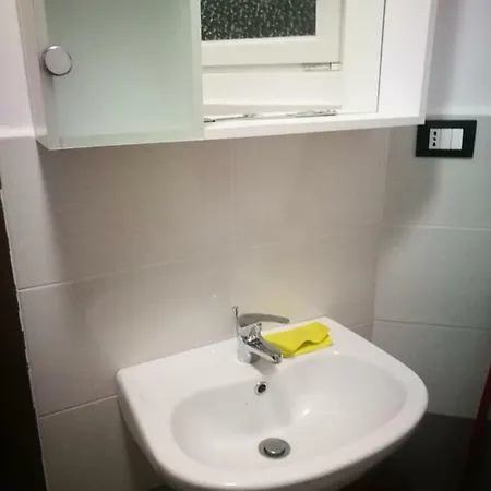 Mono Locale Apartman Torino